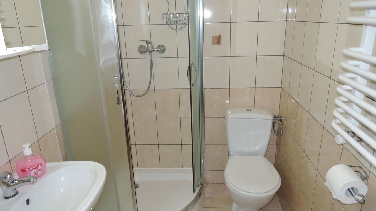 BathRoom BathRoom
